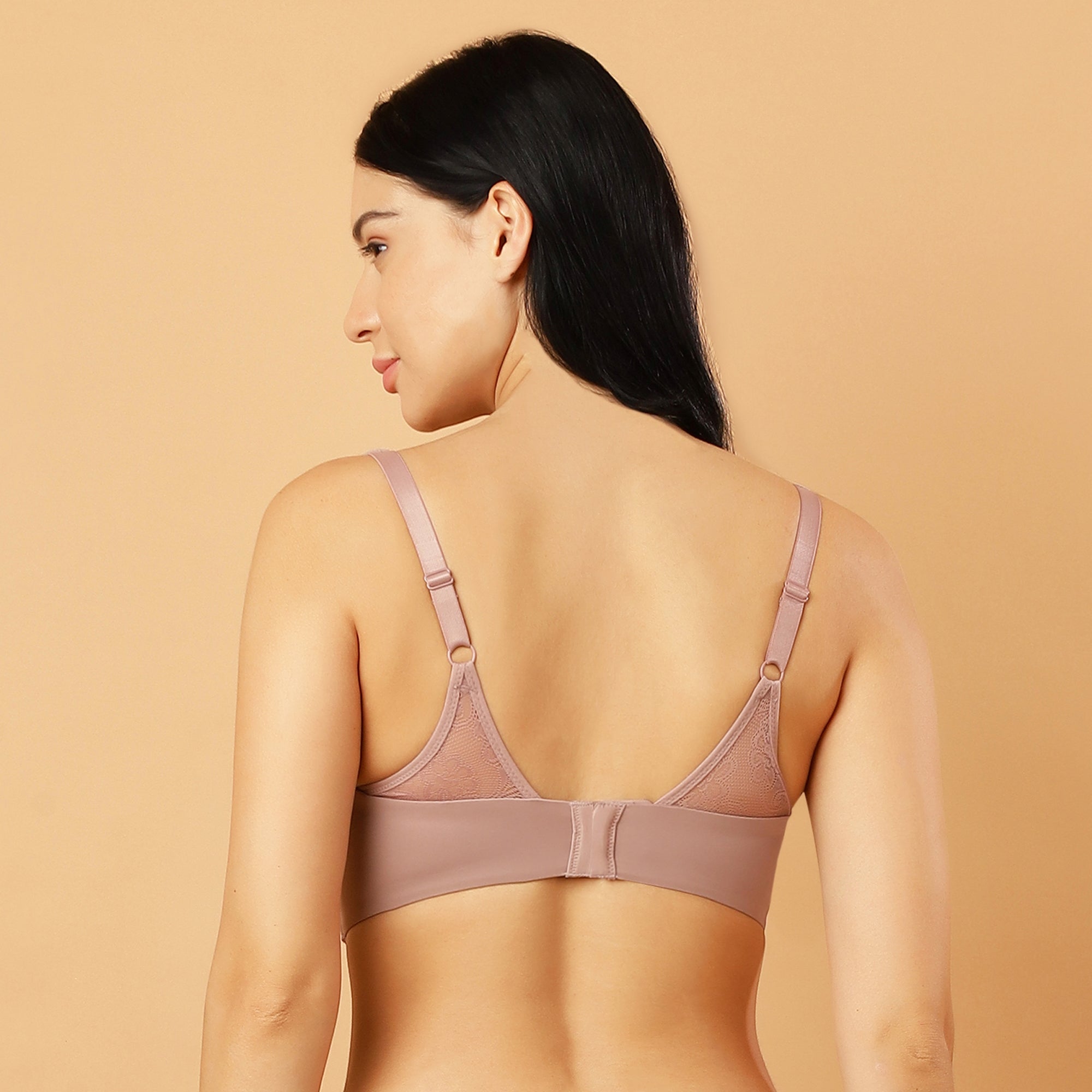 Full Coverage Padded Non Wired Bra With Lace Detailing