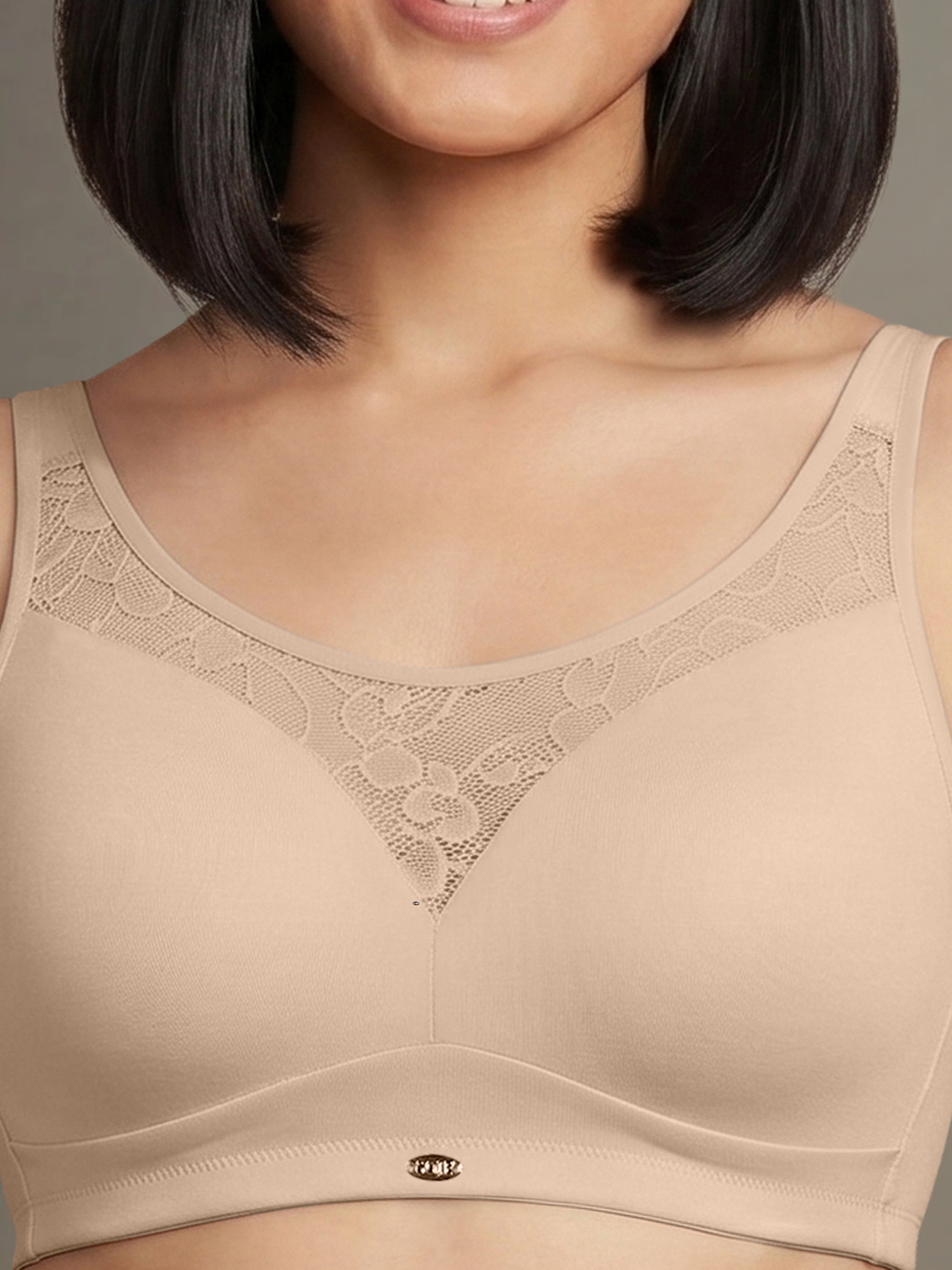 Full Coverage Padded Bra and Mid Rise Brief With Lace Detailing