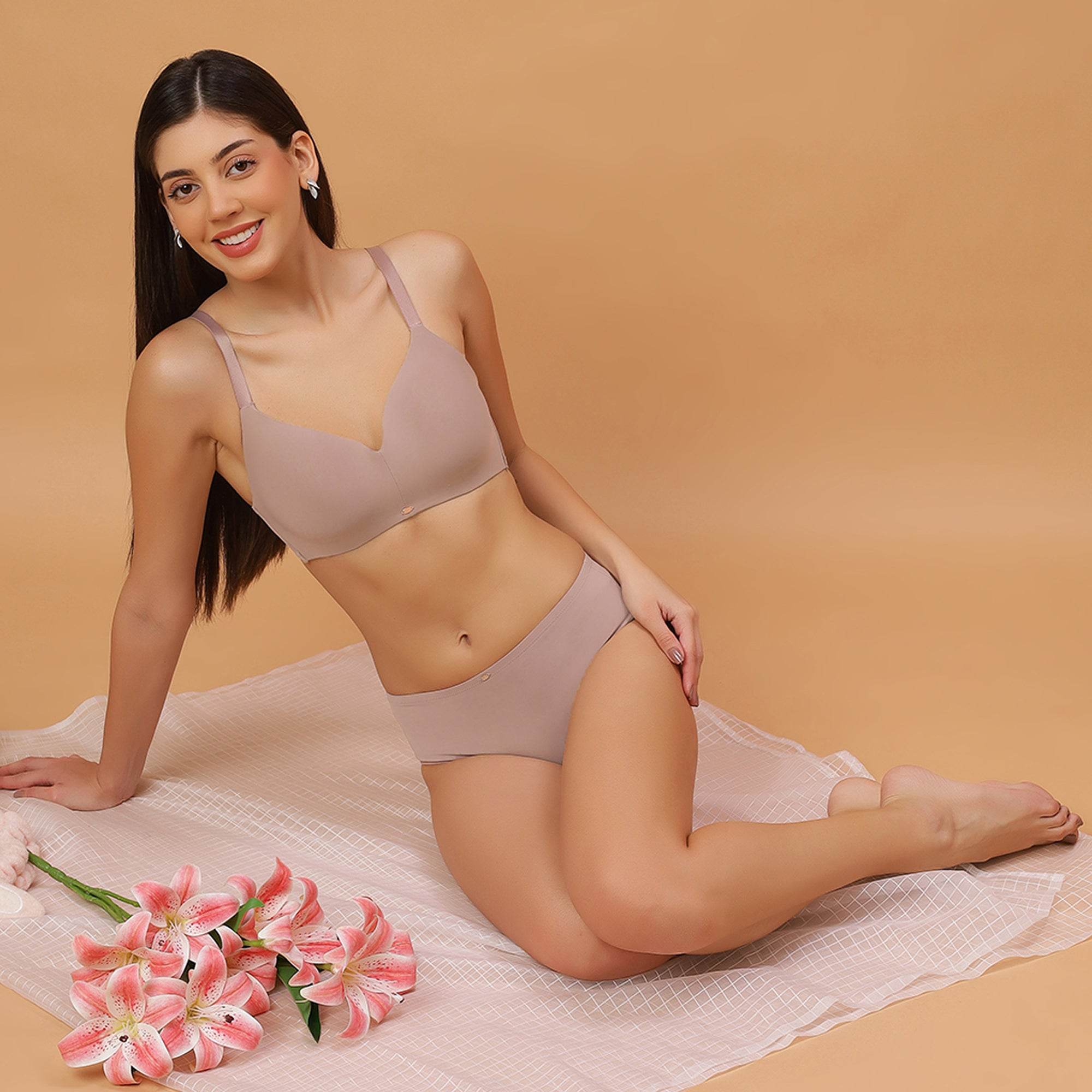 SOIE Woman - Full Coverage Padded Seamless Bra &amp; High-Rise Brief Set - Lingerie set -for Women