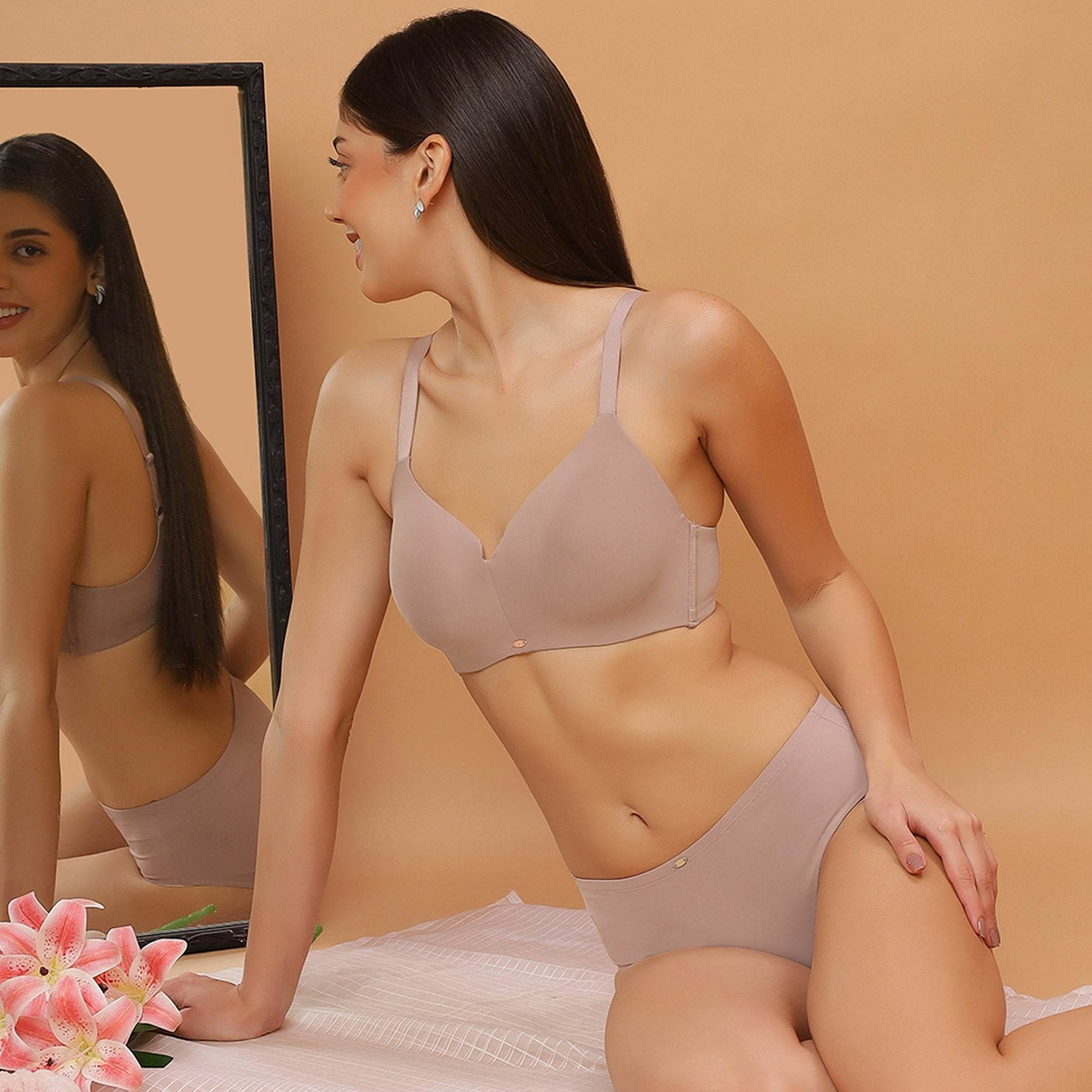 SOIE Woman - Full Coverage Padded Seamless Bra &amp; High-Rise Brief Set - Lingerie set -for Women