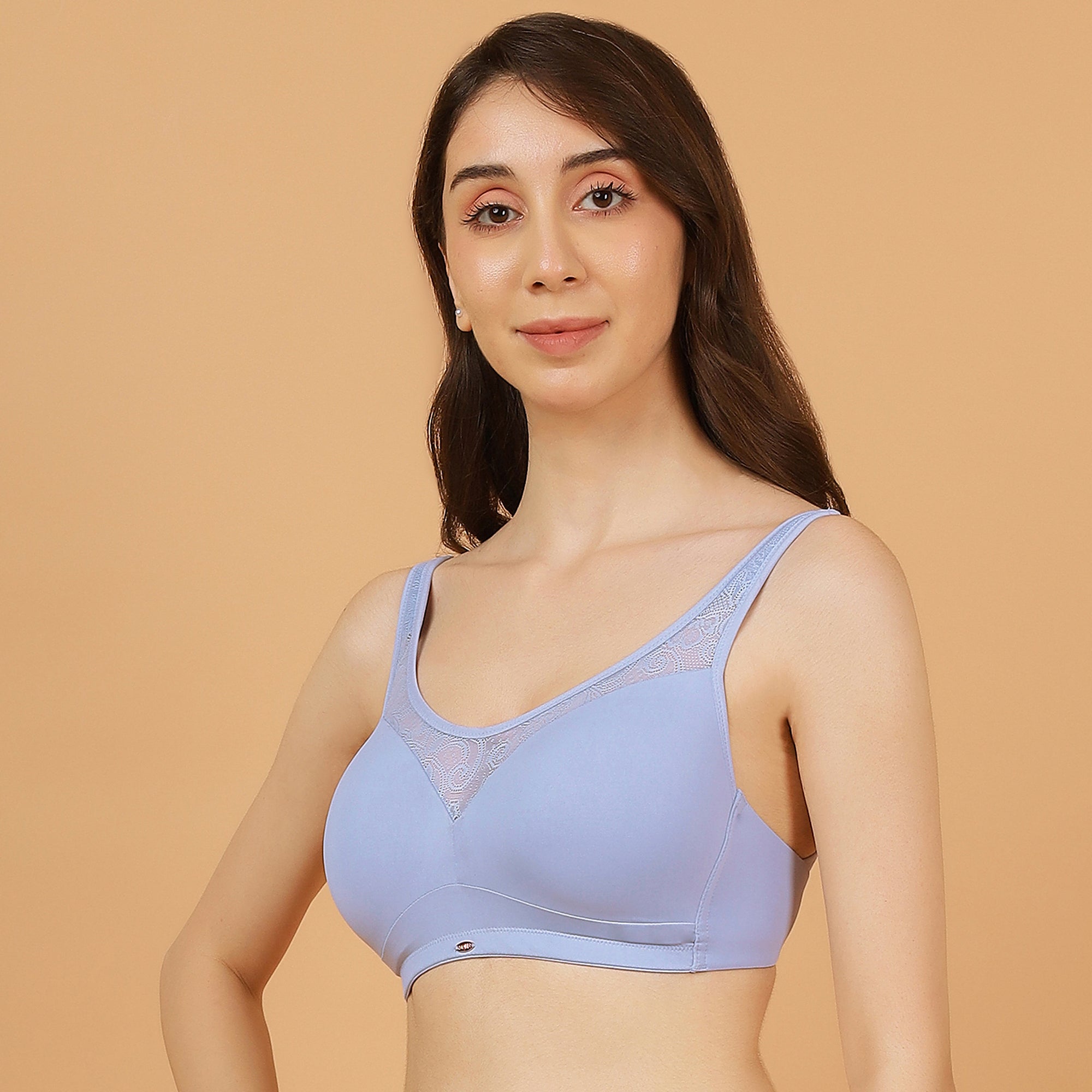 Full Coverage Padded Non Wired Bra With Lace Detailing