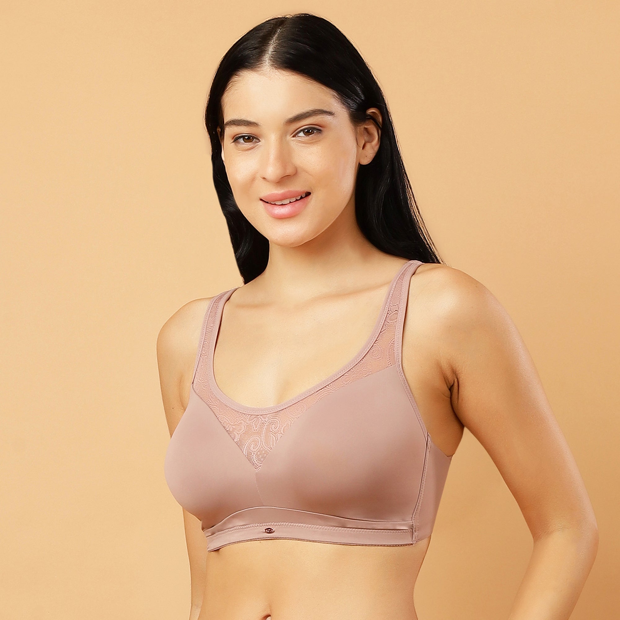 Full Coverage Padded Non Wired Bra With Lace Detailing