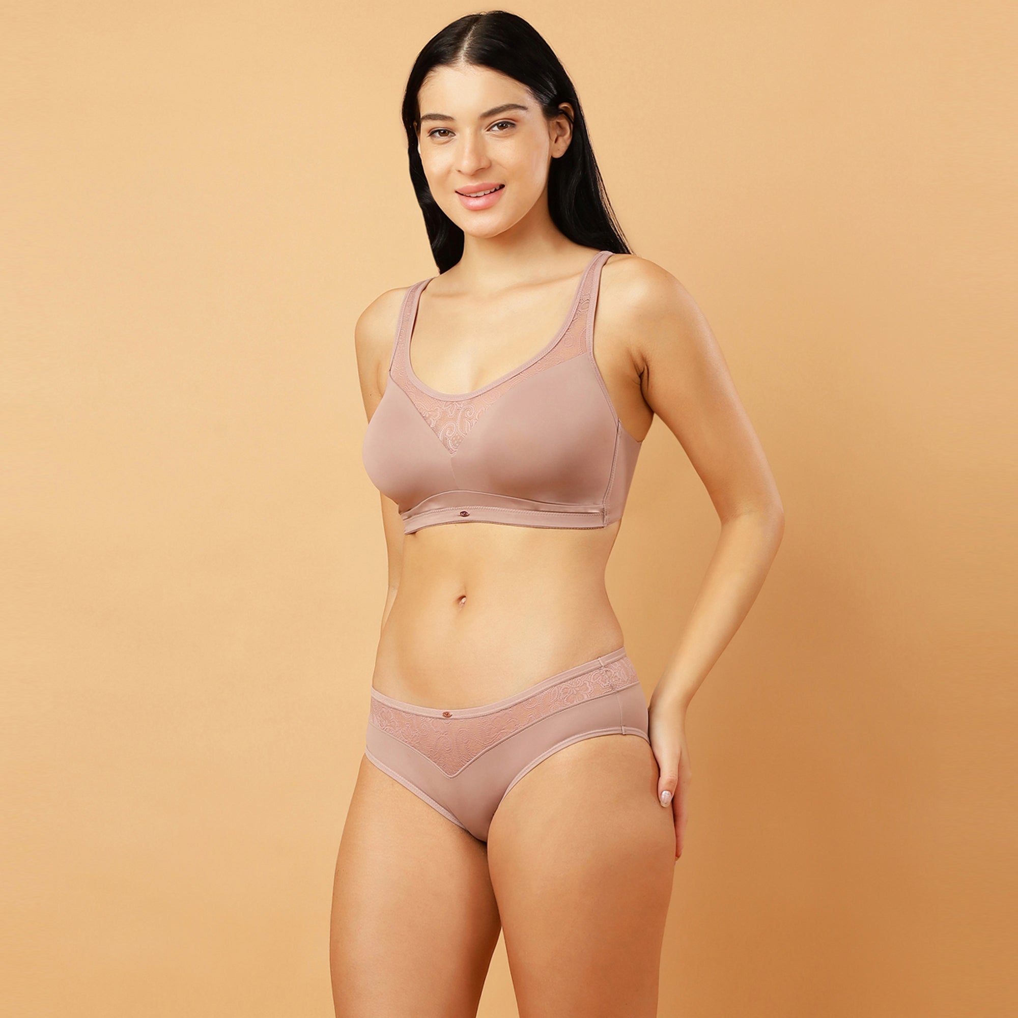 Full Coverage Padded Bra and Mid Rise Brief With Lace Detailing